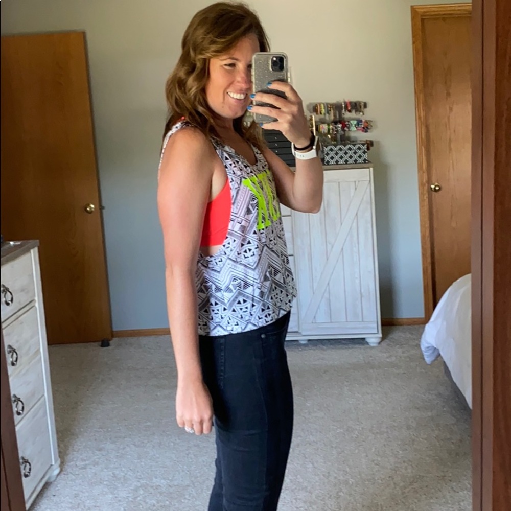 VS Pink Cropped Muscle Tank - Picture 3 of 7